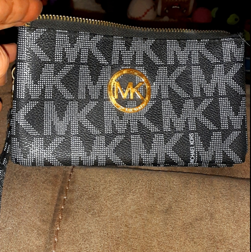 Michael Kors Wristlet